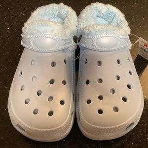 NWT ladies size 10-11 baby blue fleece lined clogs, Bobbie Brooks